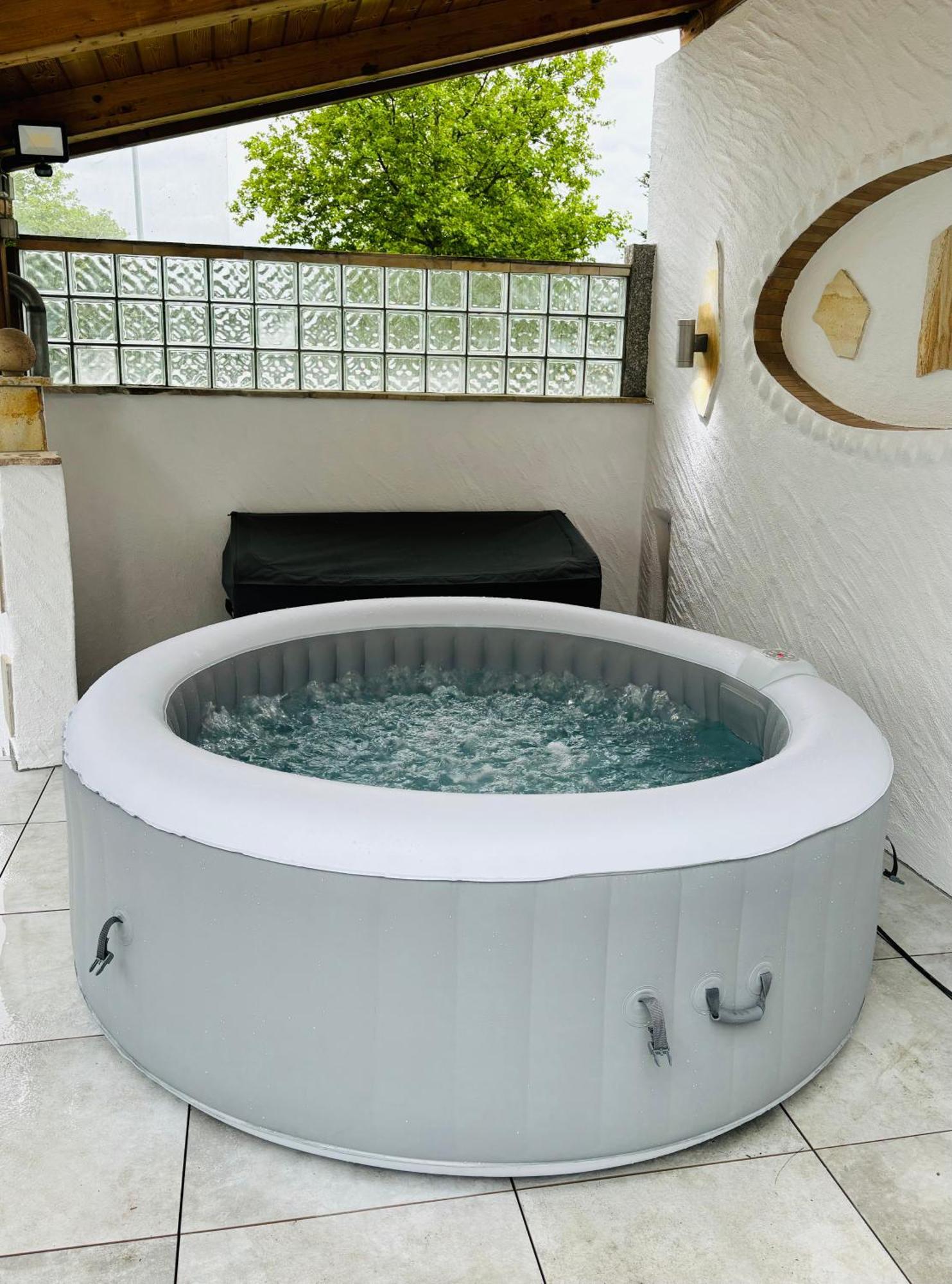 Apartmán Jacuzzi Terrasse 55' Tv Kueche Regendusche Bad Bellingen Exteriér fotografie