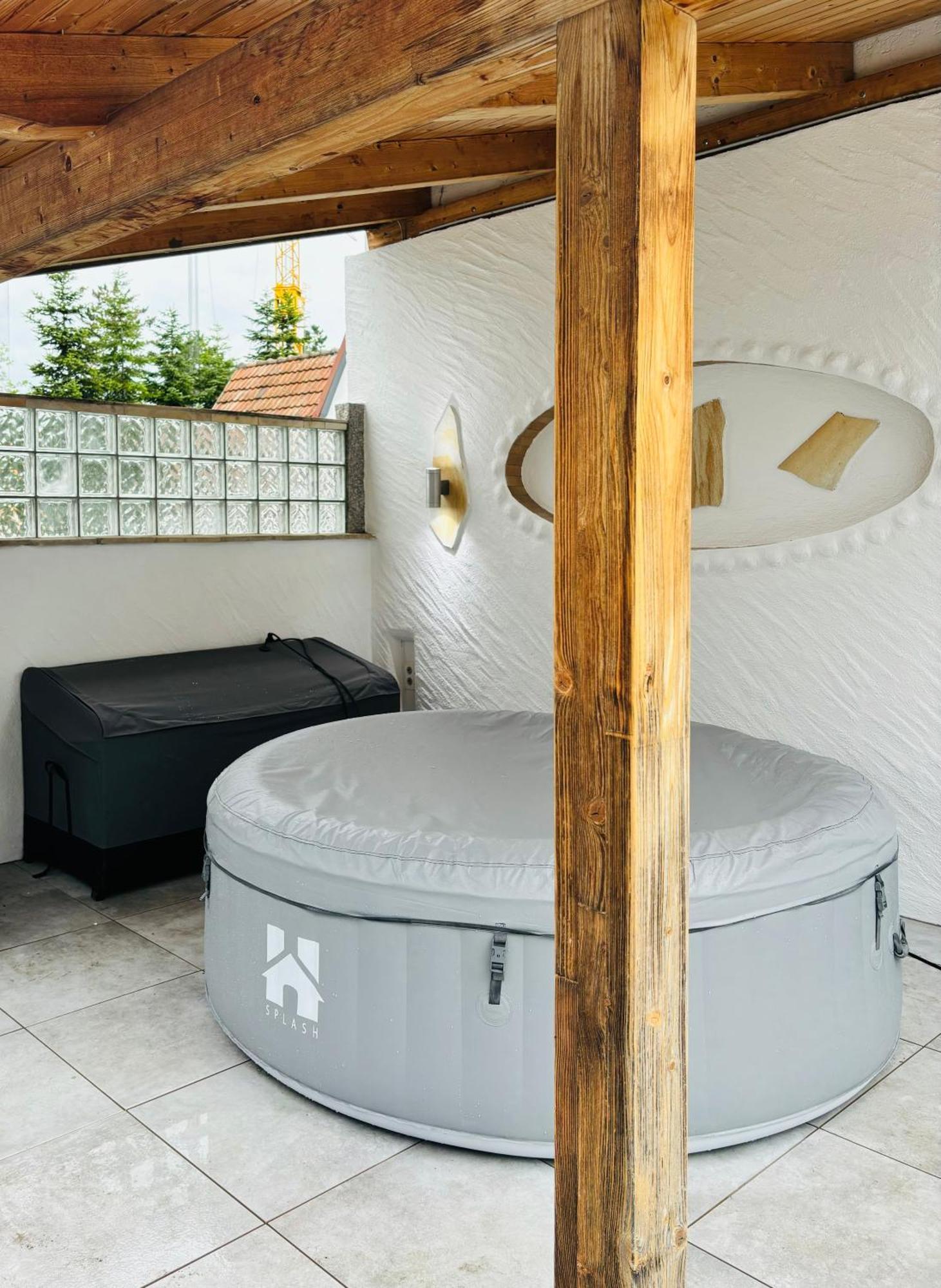 Apartmán Jacuzzi Terrasse 55' Tv Kueche Regendusche Bad Bellingen Exteriér fotografie